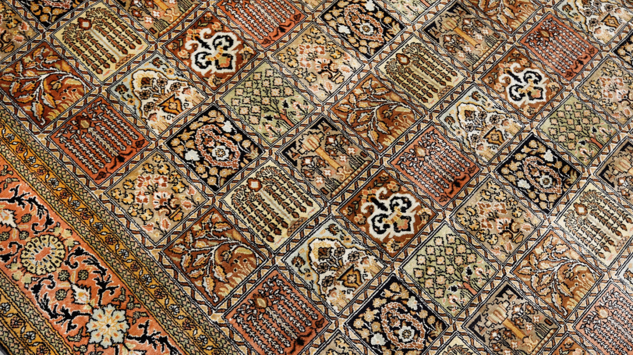 A silk Kashmir carpet - Image 4