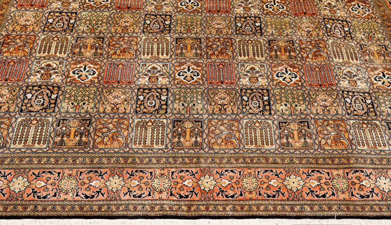 A silk Kashmir carpet - Image 5