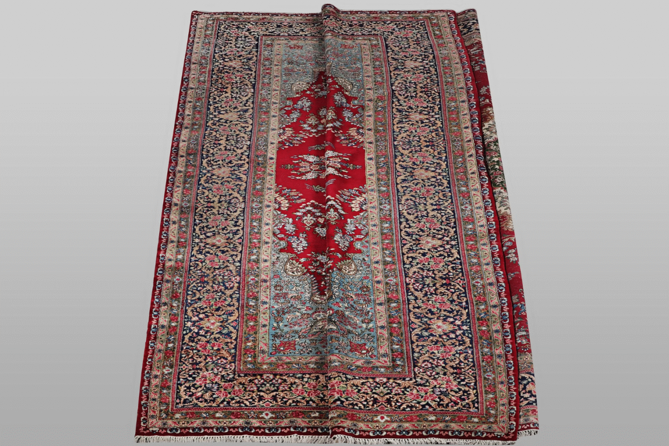 A signed Kashan carpet - Image 6