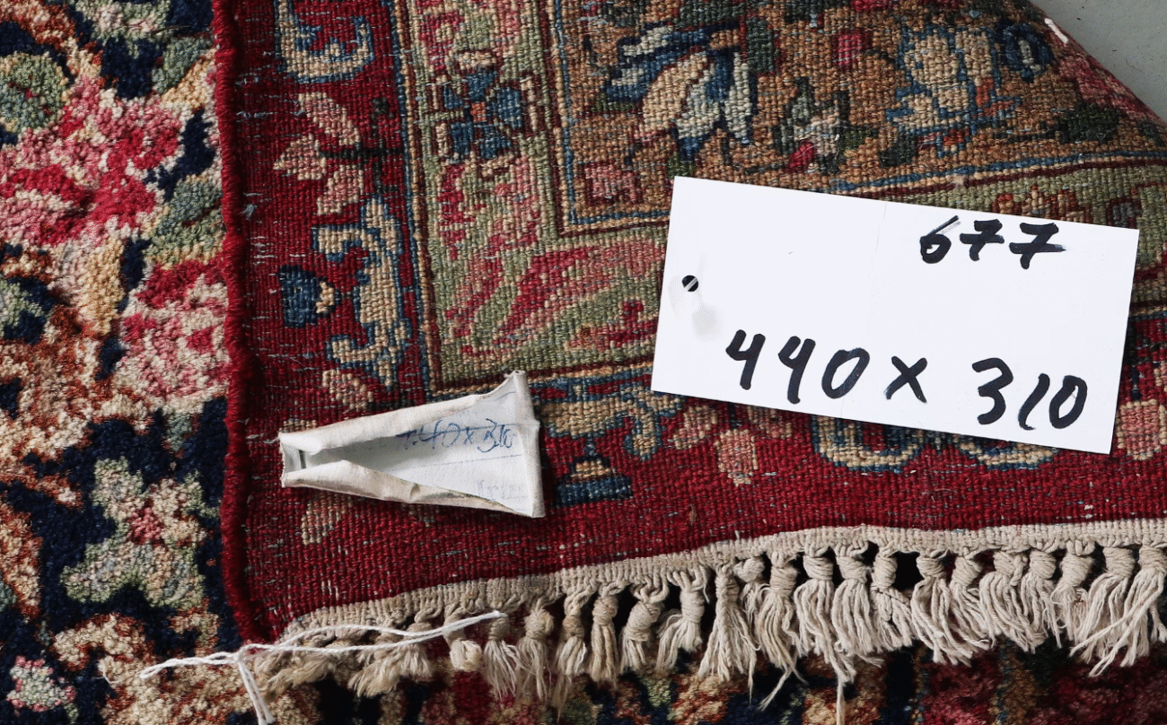 A signed Kashan carpet - Image 8