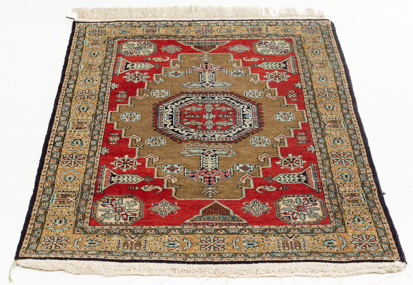 A rug, silk Quum - Image 2