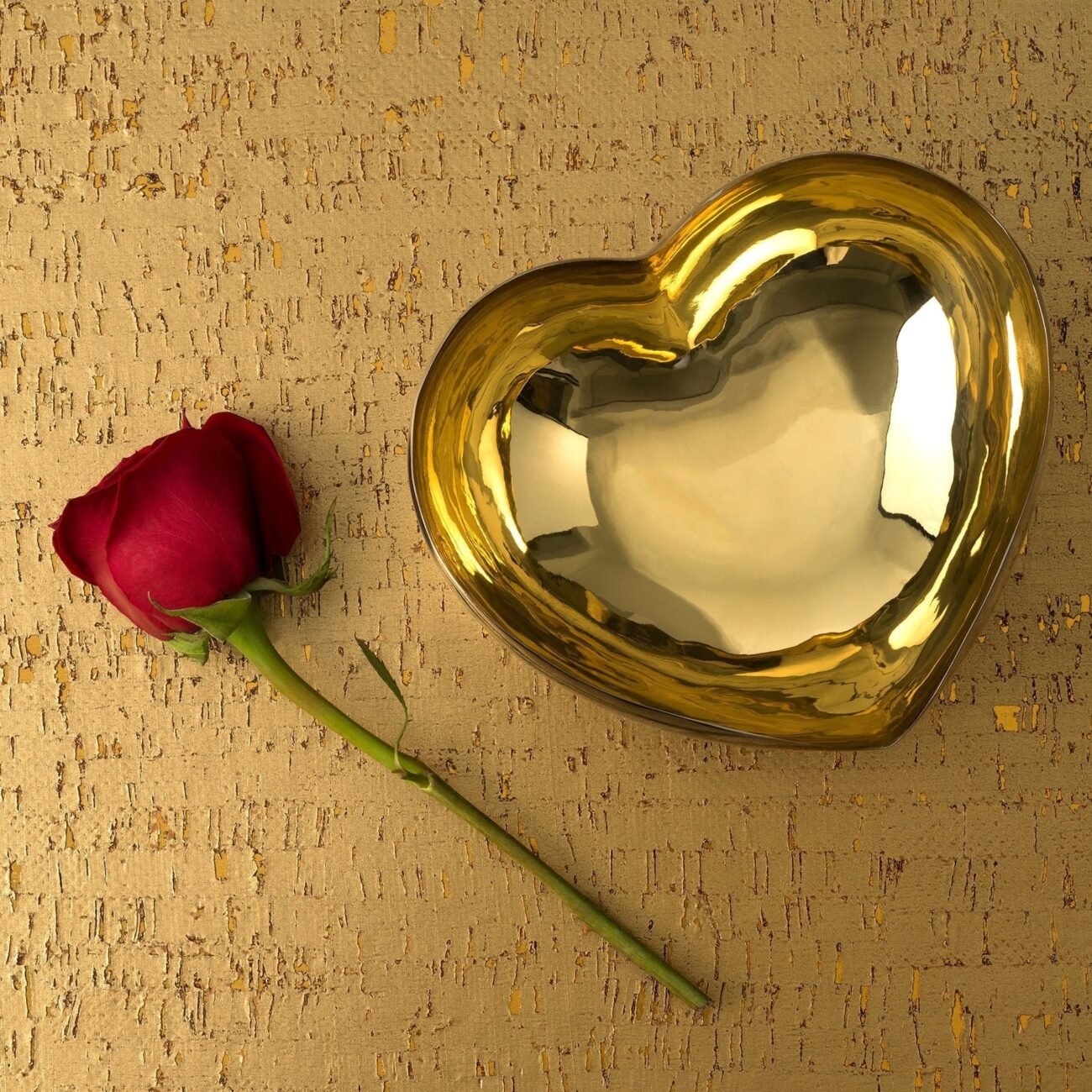 Heart Dish Gold - Image 3